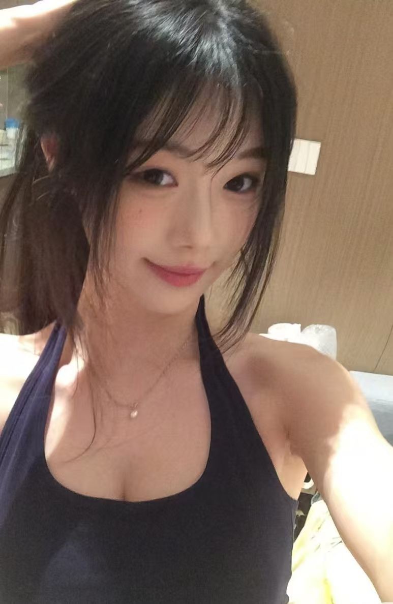 颜值高态度好00后妹妹