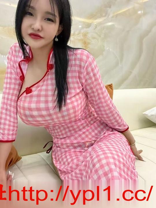 体验会所出来的美妇