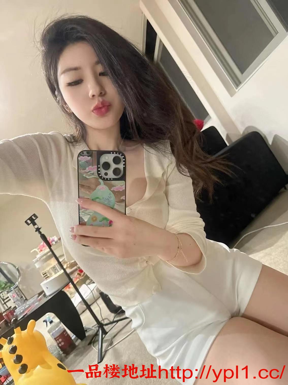 刚做不久漂亮兼职小妹