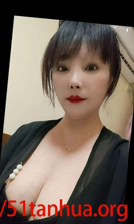 风韵巨乳少妇