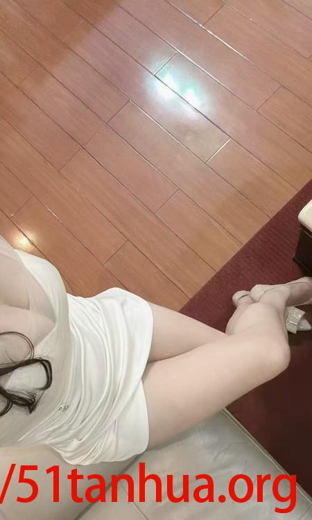 黑丝骚气十足小姐姐