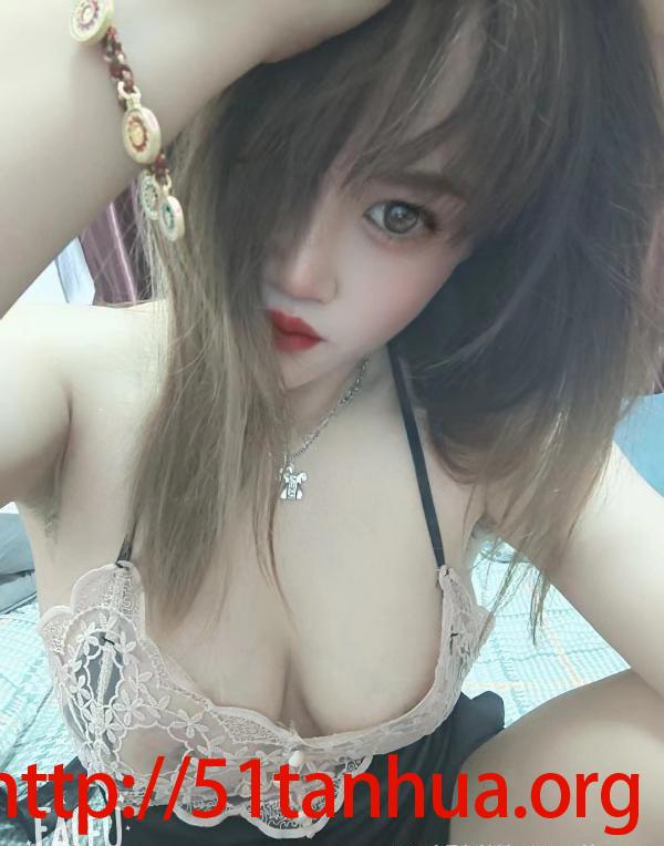 大奶听话小萝莉