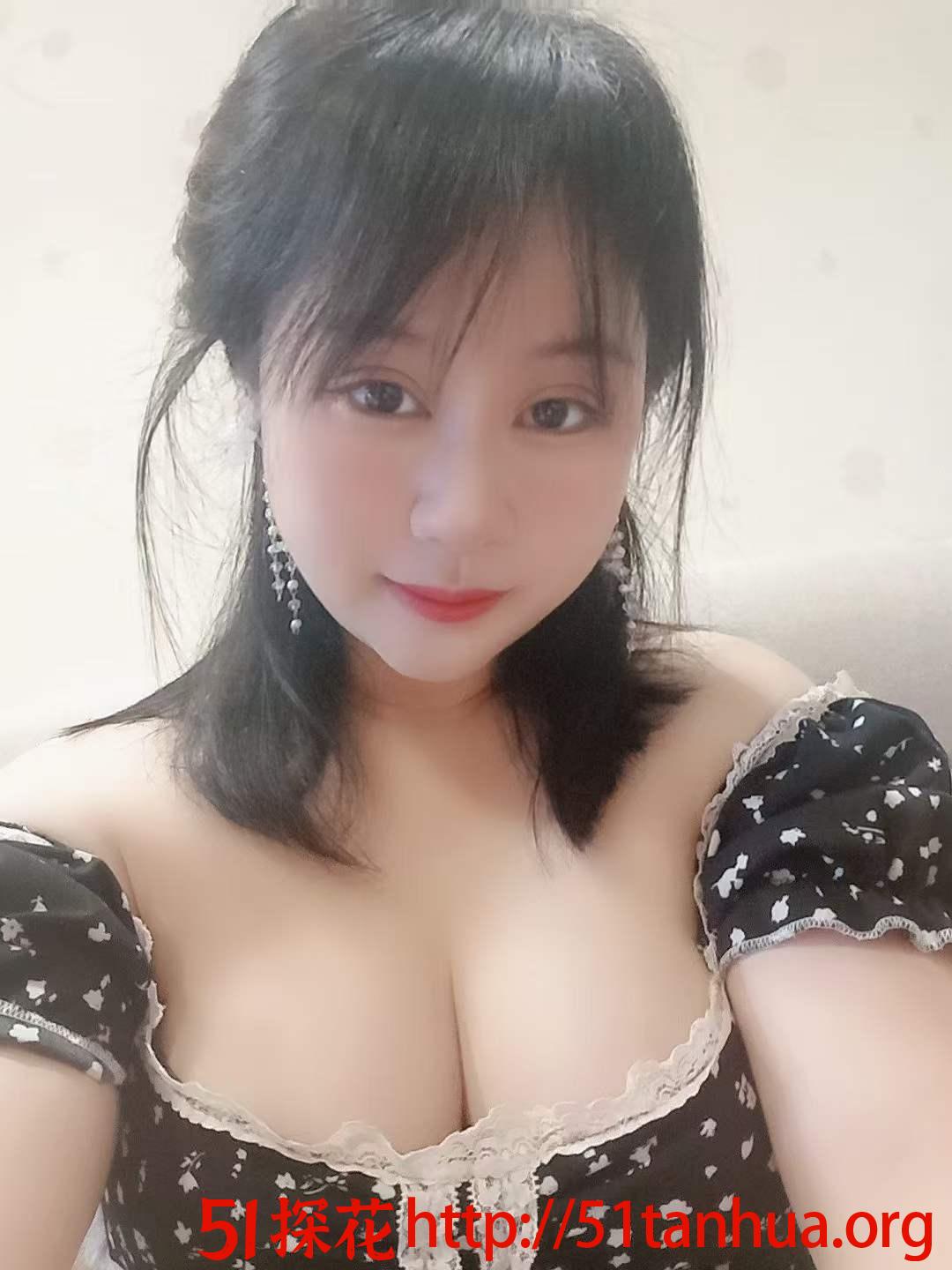 体验性价比爆乳熟女
