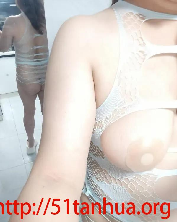 杨浦大屁股熟女人妻