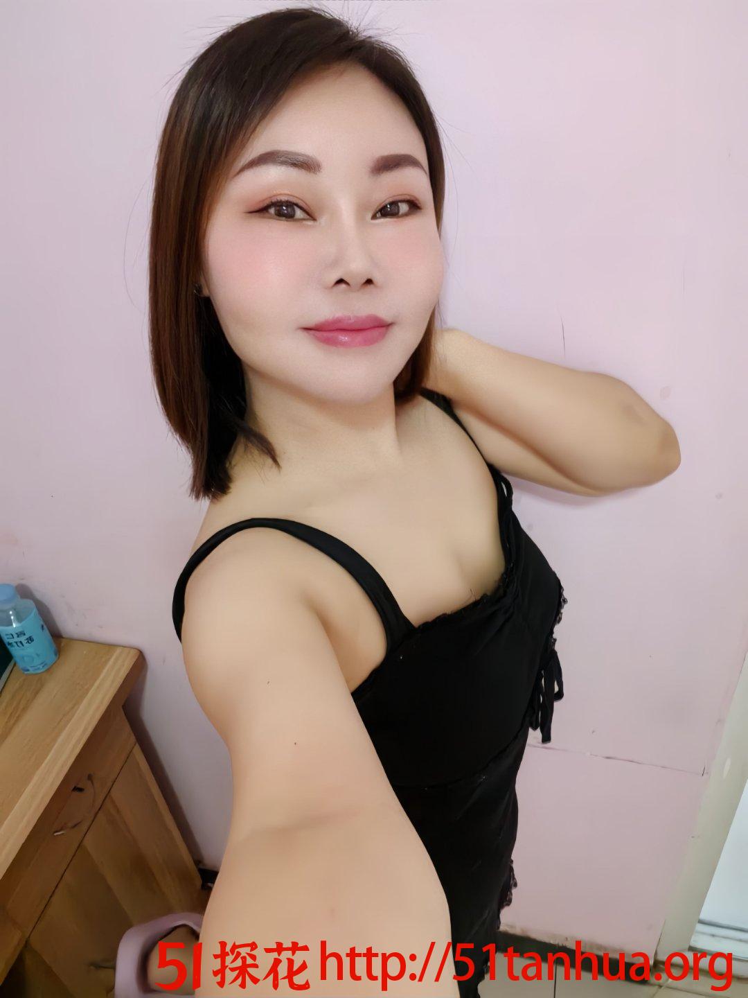 房山情趣服务骚少妇